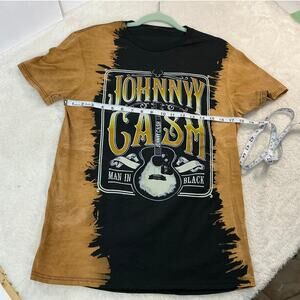 Johnny Cash Man in Black tie-dye Black n tan Size M Graphic T
